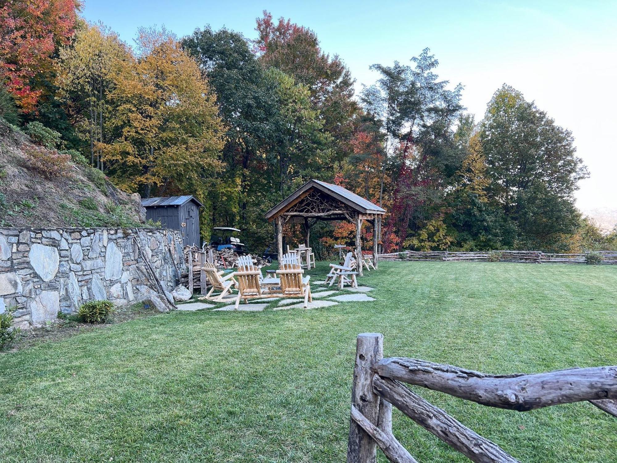 Elk & Embers Mountain Hideaway Hotel Waynesville Exterior photo